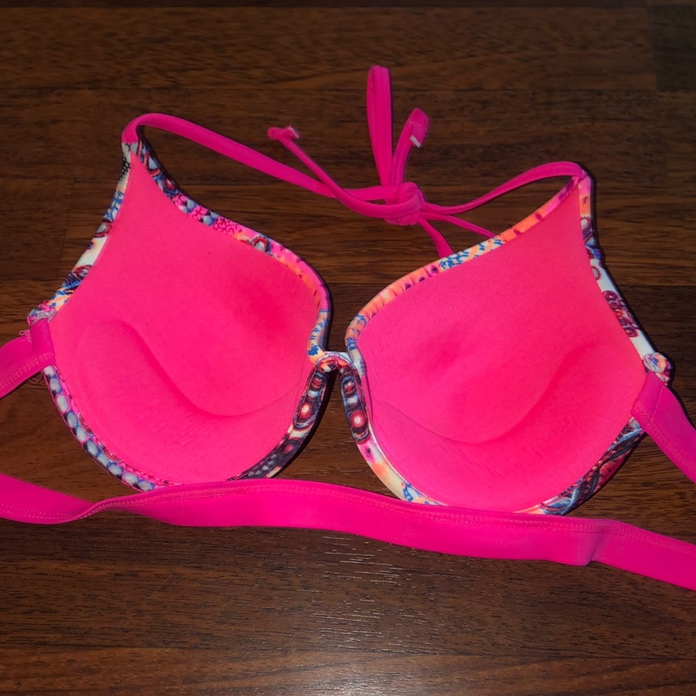 Bikini - Picture 4 of 5